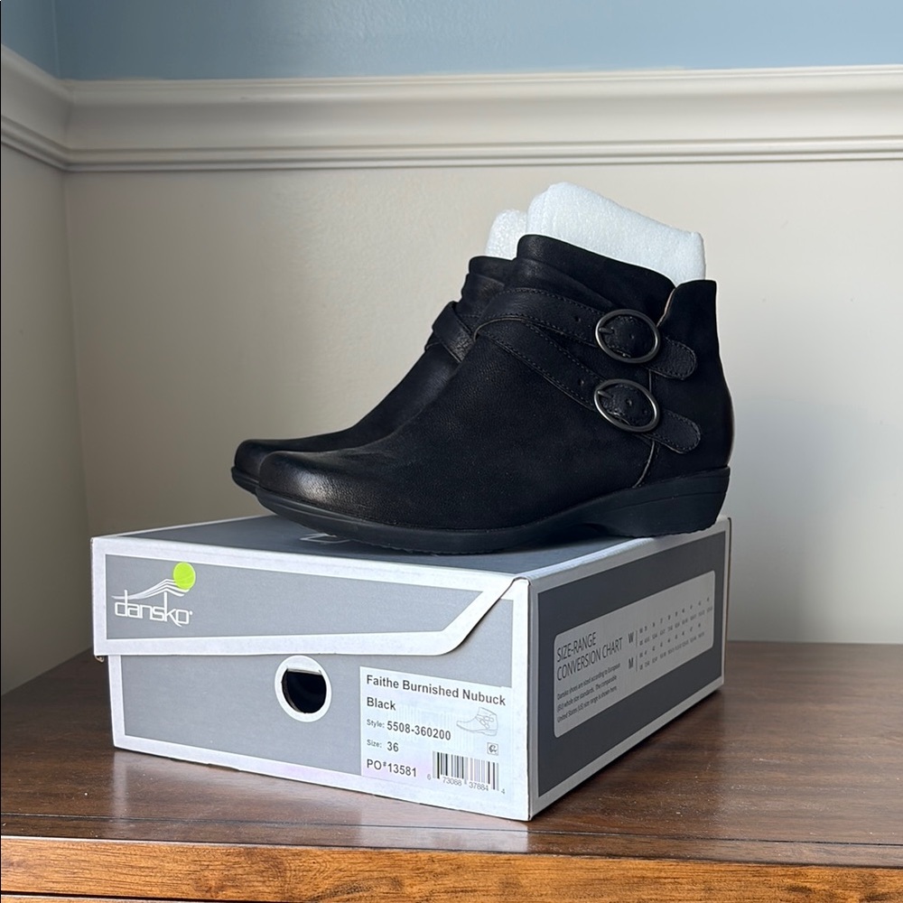 Dansko Black Ankle Boots Faithe Burnished Nubuck size 36